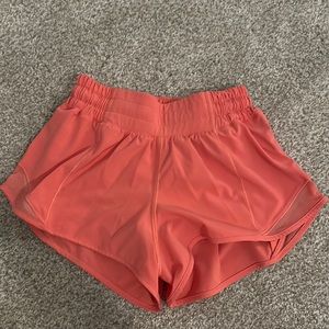 lululemon hotty hot low rise shorts